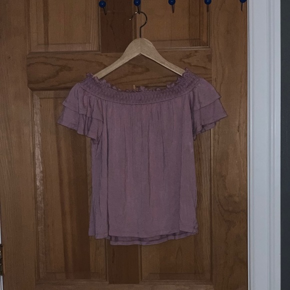 Super cute American Eagle off-the-shoulder top🌸💫 - Picture 3 of 3
